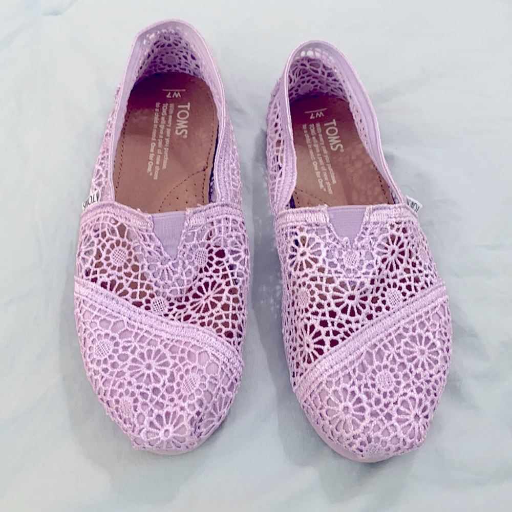 Purple lace Toms